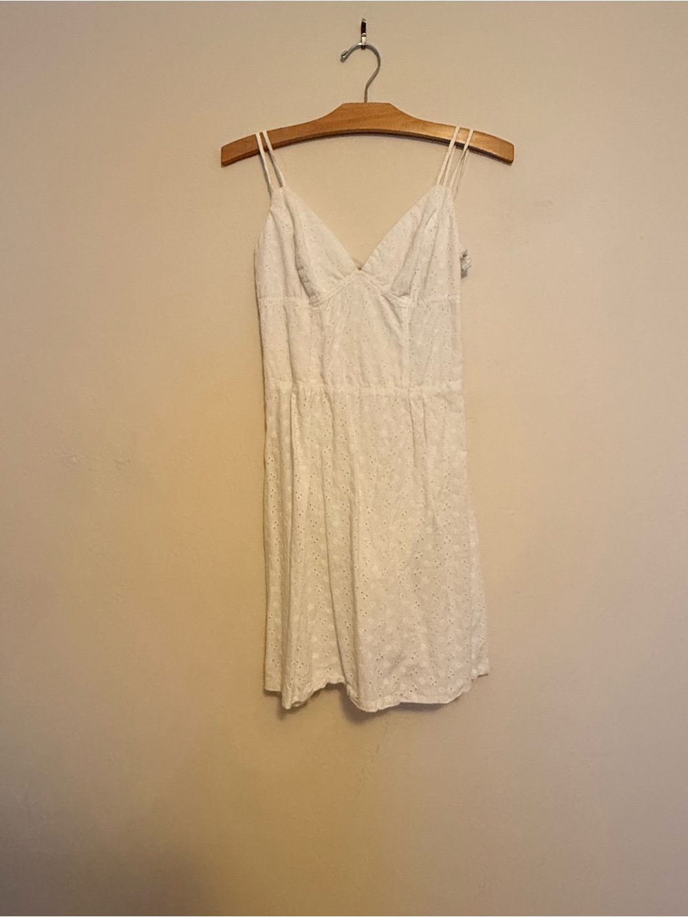A•B•S by Allen Schwartz White Dress Label Detail
